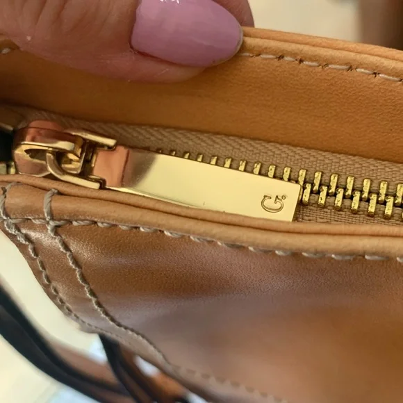 GILL  got it/love it  Tan leather handbag - Picture 9 of 13